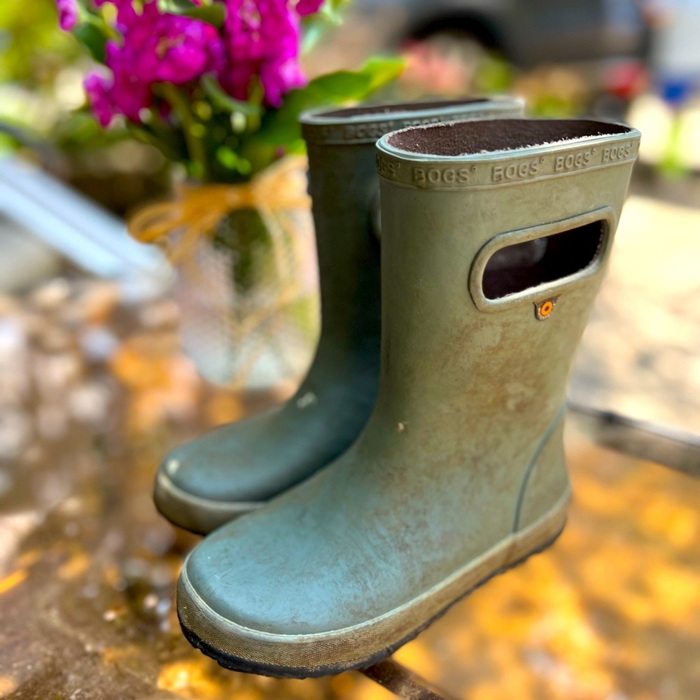 #BOGS kids’ rain boots size 13, hunter green, unisex, excellent condition.